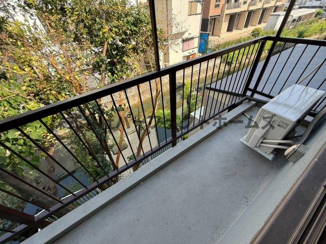 高柳2丁目戸建　賃貸のバルコニー|開放的で明るい空間を演出してくれるバルコニーです