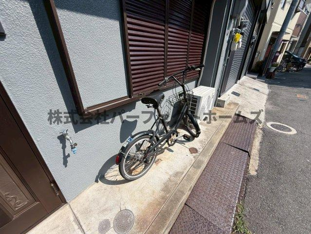 高柳2丁目戸建　賃貸の設備|自転車・バイク置場
