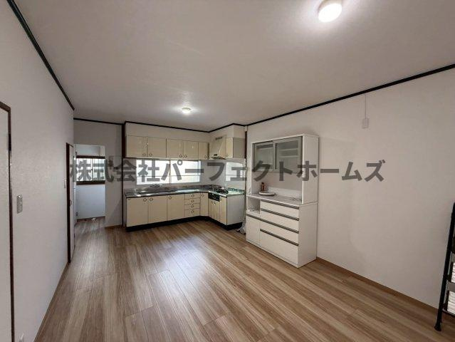 高柳2丁目戸建　賃貸の居間・リビング|おしゃれな居間です