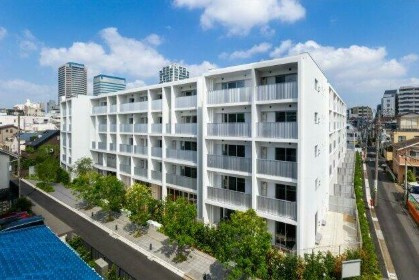 【外観】 | プラウドフラット中野 | 鉄筋コンクリート造のがっちりとした建物。