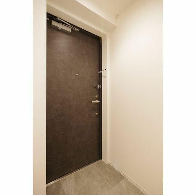 ジニア不動前の玄関