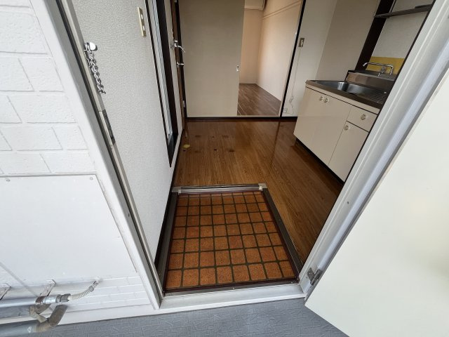 コーポ吉備路の玄関