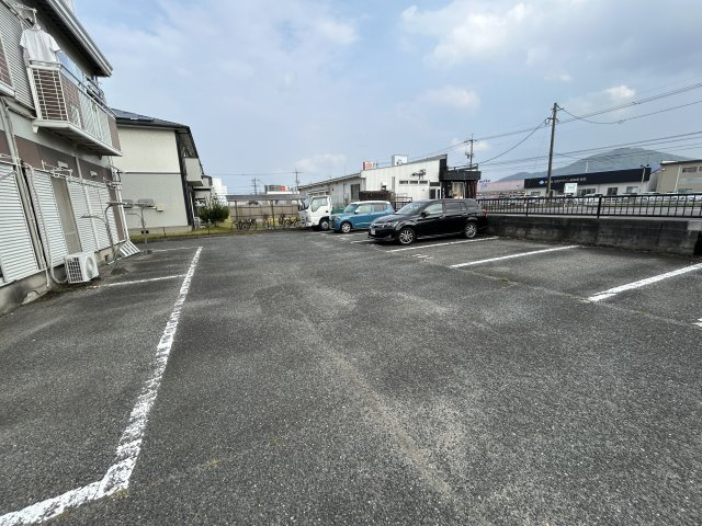 ツインの駐車場