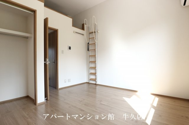 Mon Rave(モンレーヴ)の居間・リビング|反転です
