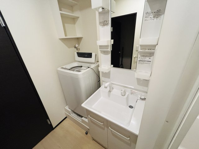 クレイノ木屋の独立洗面台