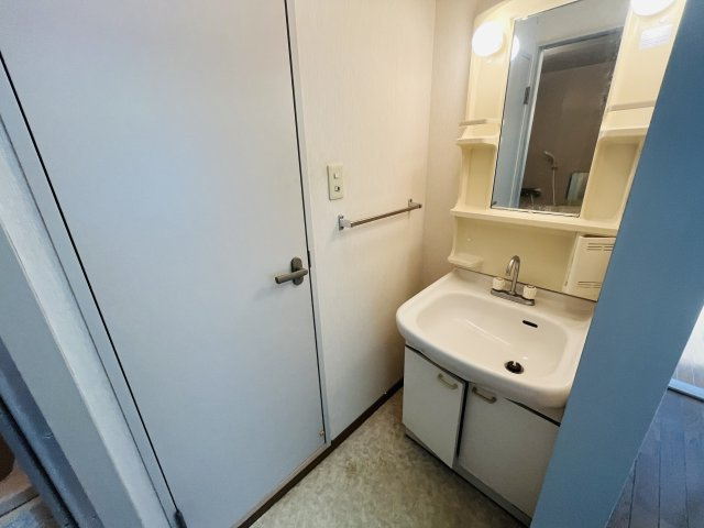 ビューハイツ吉備路の洗面所