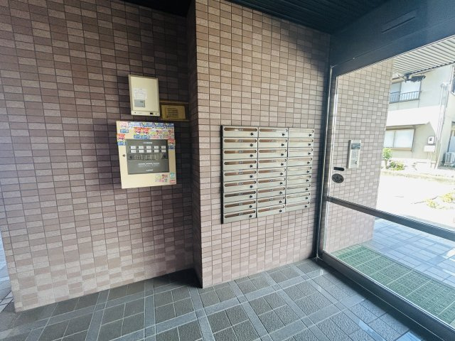 ビューハイツ吉備路のエントランス