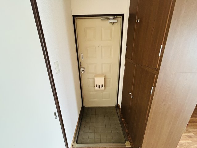 コーポサンライトの玄関