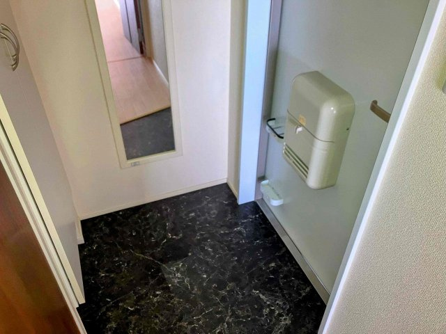ミランダサニーコート総社の玄関|※写真と現状が異なる場合は現状を優先