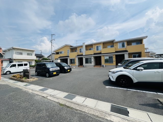 フォンターナの駐車場