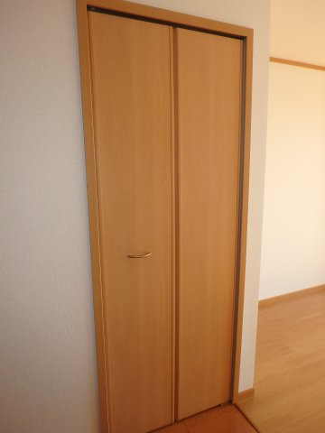 グランパレＫ Ｂの収納|総社井手　グランパレＫ　1LDＫ　収納