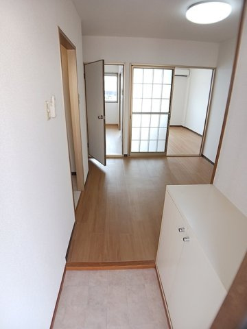 オリ－ブ滝沢の玄関