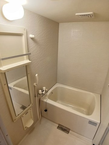 メゾンセレッソＡの浴室