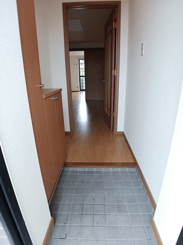 メゾンセレッソＡの玄関