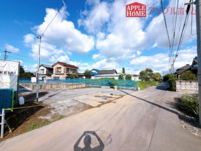 [新築住宅] 熊谷市拾六間 1期 全2棟の前面道路含む現地写真
