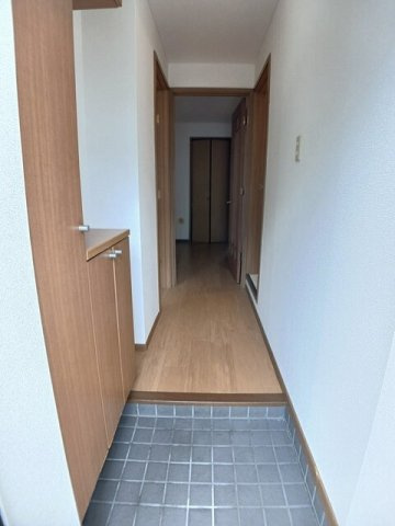 メゾンメールＢの玄関