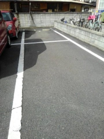 アルトピアーノの駐車場