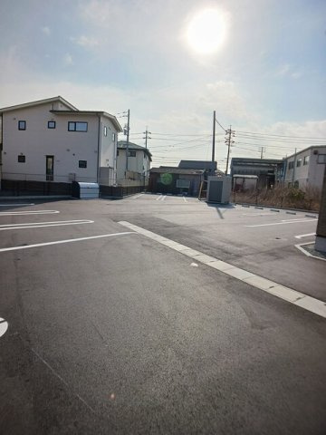 クレール九番館の駐車場