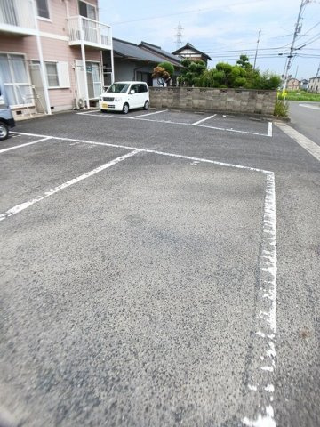 ニューシティ８８の駐車場