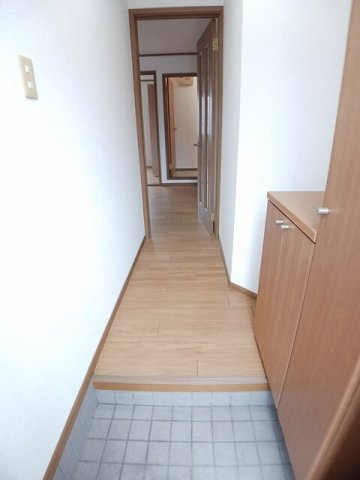 ウィスタリアの玄関