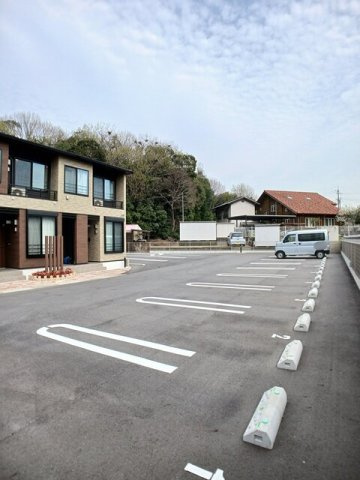 オルタンシアの駐車場