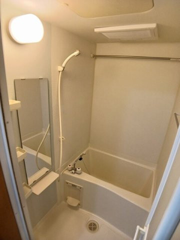 プラシード倉敷の浴室