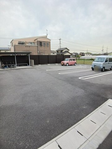 スペランツァⅡの駐車場
