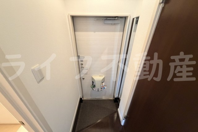 グレージュ山手Ⅱの玄関|明るい玄関です