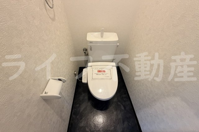 ヴェナビスタ石切のトイレ|落ち着いた色調のトイレです
