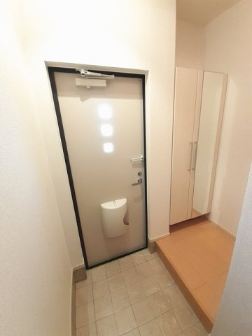 ロード　ハママチＡの玄関