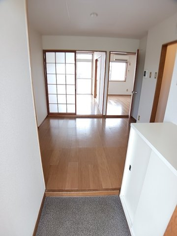 シティハイツ福井の玄関