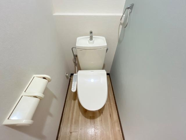 倉敷市羽島のアパートのトイレ|シャワー付トイレ