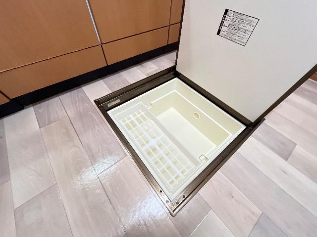 アベニール弐番館の収納|床下収納