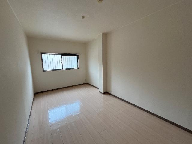倉敷市四十瀬のアパートの内装|洋室