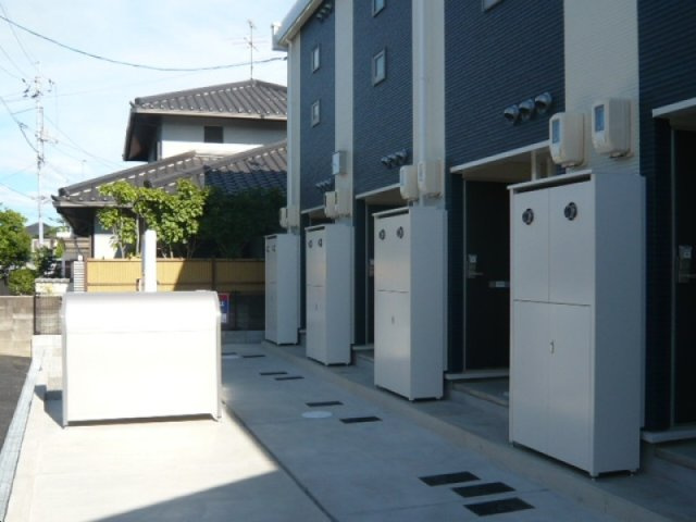 レオネクストひよせの玄関