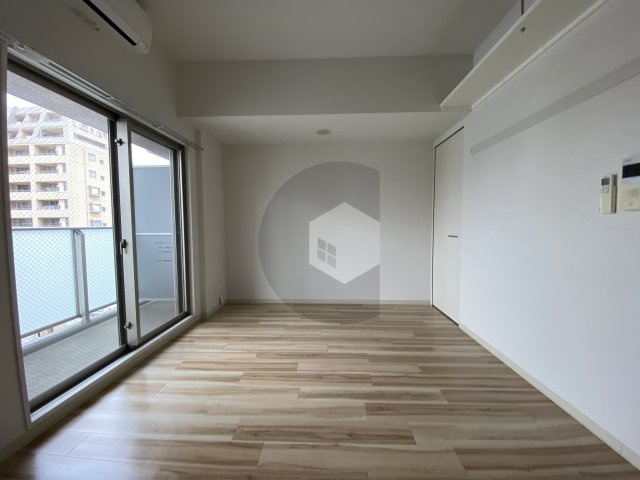 エムプラザ布施駅前3番館の居間・リビング