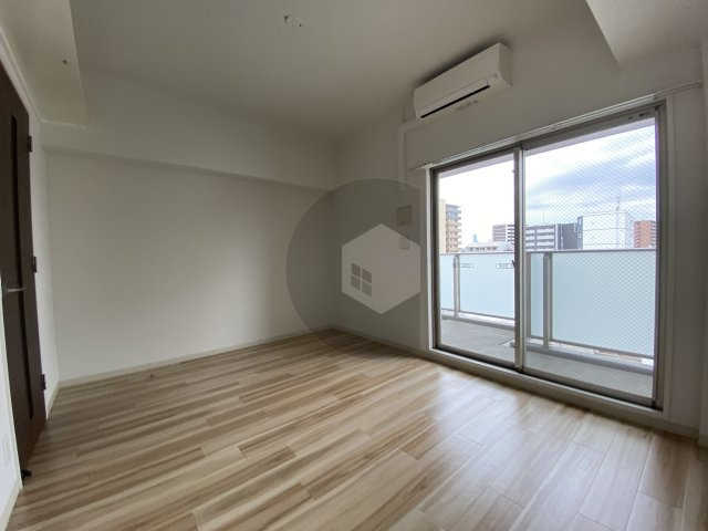 エムプラザ布施駅前3番館の居間・リビング