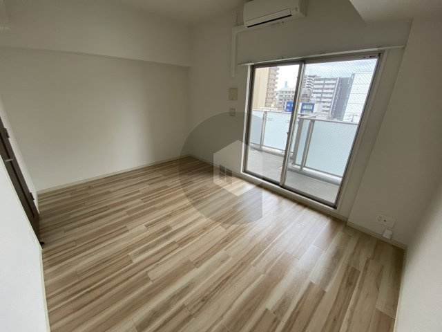 エムプラザ布施駅前3番館の居間・リビング
