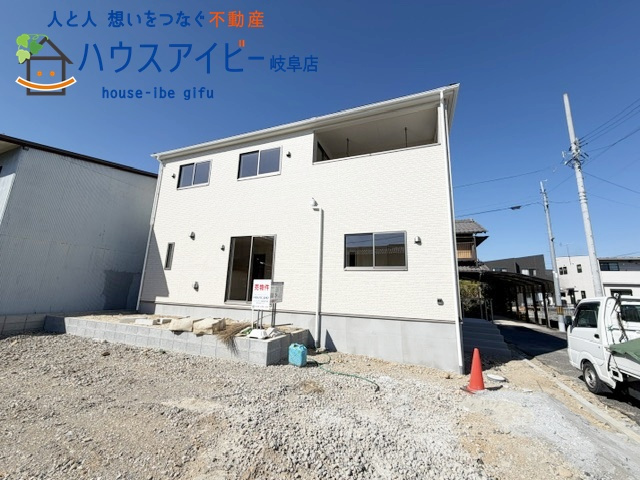 岐阜市西改田松の木新築建売限定1邸！お車スペース3台可能！七郷小学校までも徒歩12分！の外観|岐阜市西改田松の木新築建売限定1邸！お車スペース3台可能！七郷小学校までも徒歩12分！インナーバルコニー