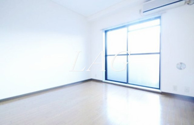 【居間・リビング】 | MORIYAMANSION | 洋室のお部屋です。