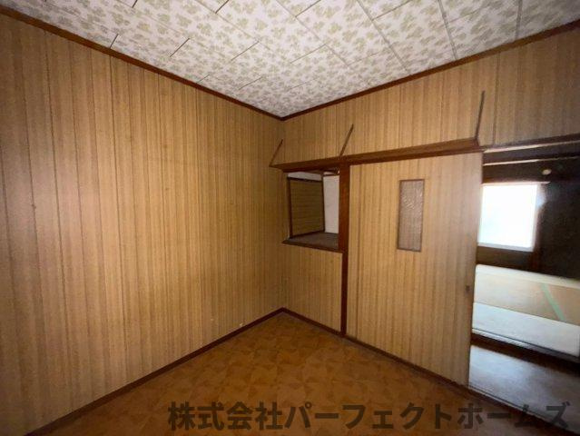 北中振1丁目戸建の洋室|落ち着いた色調の洋室です