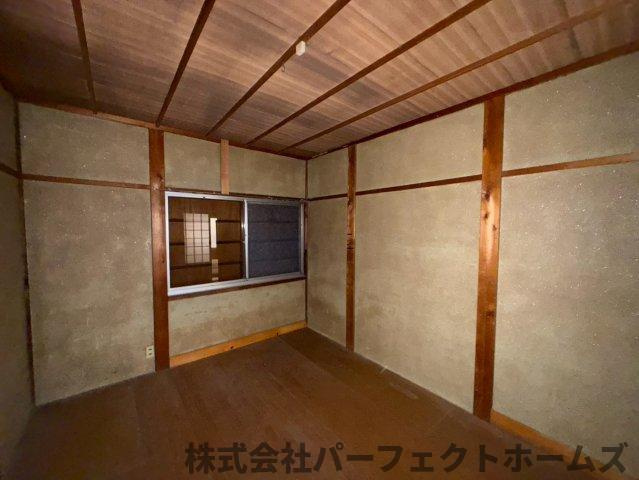 北中振1丁目戸建の洋室|落ち着いた色調の洋室です