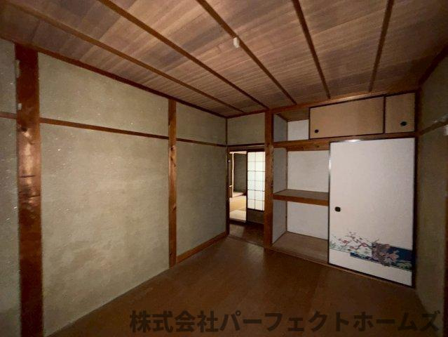 北中振1丁目戸建の洋室|落ち着いた色調の洋室です