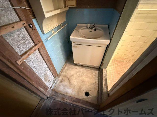 北中振1丁目戸建の洗面所|スペースが確保できる洗面所です