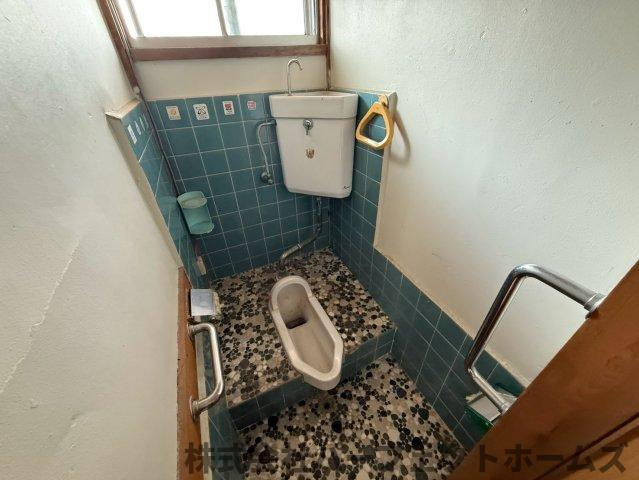 北中振1丁目戸建のトイレ|落ち着いた色調のトイレです