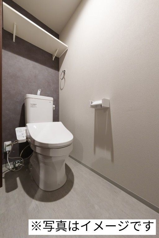 robot home 北柏Ⅲ(ロボットホームキタカシワスリー)のトイレ|落ち着いたトイレです