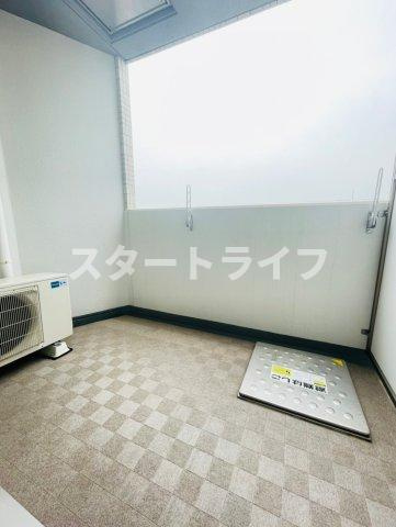 大阪市東淀川区東中島２丁目の賃貸マンションのバルコニー