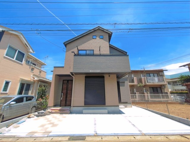 ふじみ野市亀久保の新築一戸建の外観|ビバモールが徒歩11分！
イトーヨーカドーやビバホーム、書籍や衣料品、アミューズメントなどいろいろな施設が揃い、生活に大変便利です。