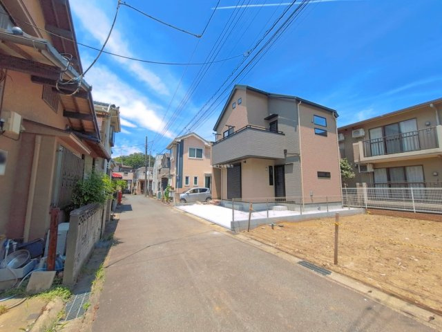 ふじみ野市亀久保の新築一戸建の前面道路含む現地写真|南西側約4m道路です。