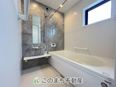【浴室】 | クライン筑西市乙第1期  | お風呂は足を延ばしてゆったり入浴できる広々1坪タイプ☆





